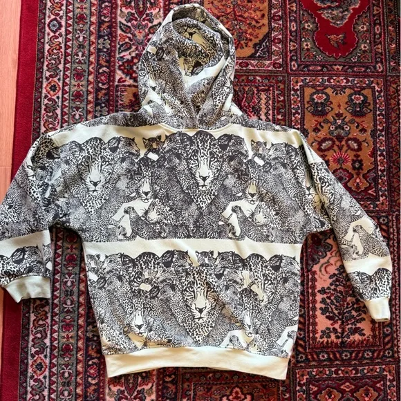 Mint Green Leopard Sweatshirt - Picture 1 of 3